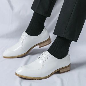 Shoes British White Black Lace Up Comfortable Oxfords Dress Shoes For Men Moccasins Wedding Prom Homecoming Footwear Zapatos Hombre