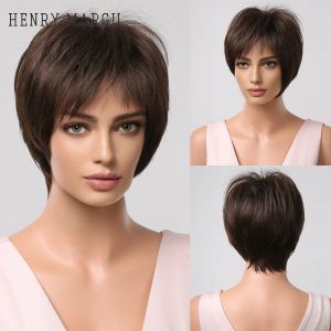 Peruker Henry Margu korta raka peruker för kvinnor afro naturligt brunt syntetiska hår peruker med lugg dagliga cosplay värmebeständig falska