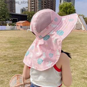 Wide Brim Hats Bucket Hats Childrens sun hat UPF 50+wide Brim sun net protective hat suitable for boys and girls adjustable chin and rolling design beach hat L240402