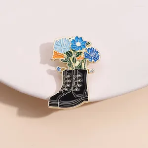 Broches botas de couro preto lapela pino criativo flor sapatos broche de metal acessórios de roupas presente de aniversário