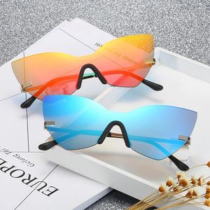 Sunglasses Fashionable Men's One-piece Women's Trendy Retro Colored Film Cat Eye