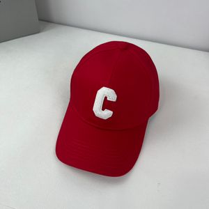 Cappello aderente Berretto da baseball CELINF Classico di alta qualità unisex in cotone rosso ricamato con lettera Cappello da spiaggia Cappelli stile francese Designer Donna Cappelli per uomo