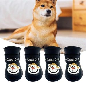 Hundekleidung 4pcs Welpe Regenschuhe Leichte Stiefel Affenabdruck Süßes Cartoon Muster hell Farbe Haustier für Grasboden