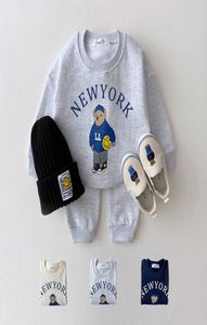 衣料品セット韓国男の子の服の子供の手紙クマのプリント長袖のスウェットシャツジョガーパンツセットガールズスポーツスーツ2210077855251