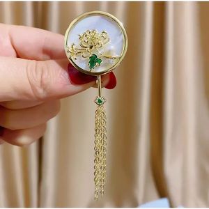 Broches 2023 High-end Seashells Shell Crisântemo Long Tassel Natural Pearl Broche Plum Blossom Bayberry Pins Acessórios