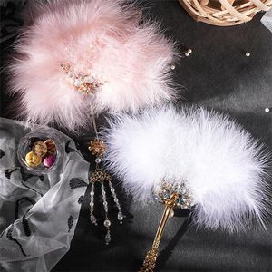 Dekorativa figurer Mini Retro Feather Fan Chinese Style Hanfu Cheongsam Wedding Decor Handhållen Po Props Luxury Women's Hand Fans