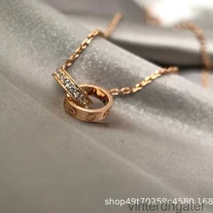 Лучший роскошный тонкий оригинальный 1to1 Дизайнерский ожерелье для женщин V Золото высокое издание Carter Двойное кольцо ожерелье для женщин, покрытых 18 -километровым ожерельем цепочки розового золота