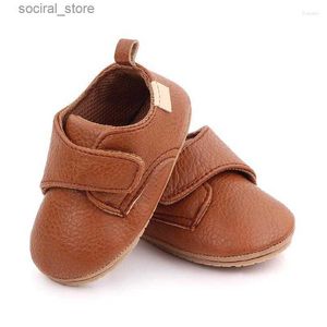 First Walkers First Walkers 2023 Baby Shoes Girl Boy PU Leather Rubber Soft-Sole Non-slip Hook Loop Infant Toddler Moccasins 0-18 Month L240402