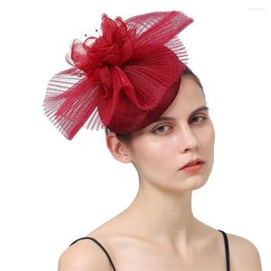 Basker damer marron bröllopsfest fascinator hatt kvinnor occaison huvudstycke med snygg fjäderblomma högkvalitativa kapellar