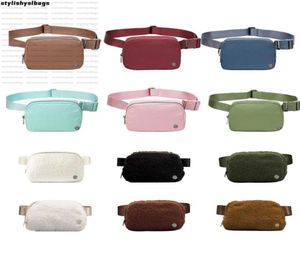 Midjepacks kvinnor bum överallt fleece midja väska schest lyxdesigner yoga bälte väska fanny pack nylon bumbag mens handväska utomhus axel 010822h9556136