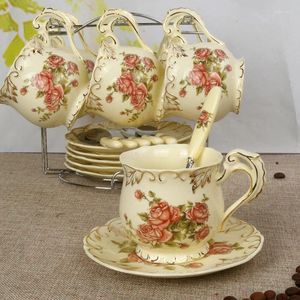Conjuntos de chá estilo europeu clássico cerâmica xícara de café e prato conjunto de chá moda presente pintado de ouro