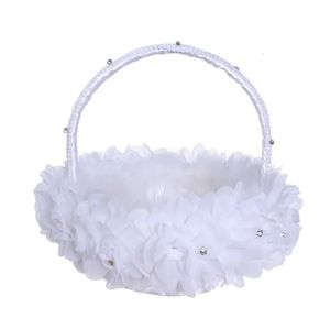 White Wedding Flower Girl Basket with Ostrich Fluff and Lace Flowers F0S4 240318