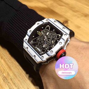 Titta på Designer Mens Watches Movement Automatic Luxury Business Leisure Carbon Fiber Mens Automatic Mechanical Watch Sports