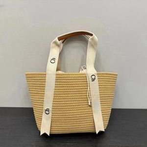 lyxvävd väskesdesigner handväska ny sommar vegetabilisk korg strå vävd väska inner tank axel väska hand väska underarmsäck storlek 30*23 cm tre färger tillgängliga