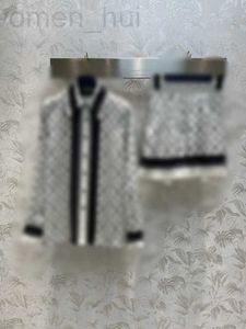 Kvinnors tvådelade byxor Designer Presbyopia Långärmad kontrasterande skjorta med hög midja A-line shorts set MWHG