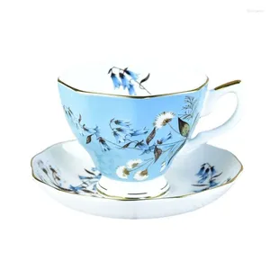 Tazze di piattini squisiti in porcellana ossea tazza di tè e cucchiaio di design di moda espresso