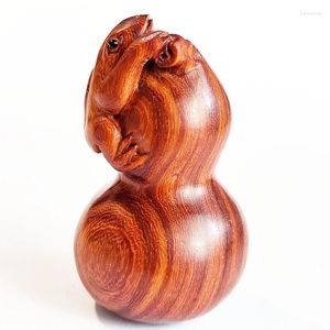 Dekorative Figuren Q4827 – 5,1 cm großer handgeschnitzter Netsuke-Frosch aus rotem Sandelholz auf Kürbis