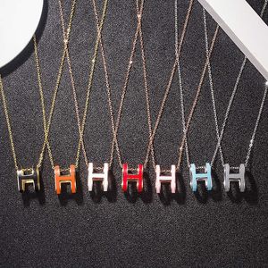 Letter Fashion Classic Version S925 Sterling Silver H Letter Halsband Kvinnlig klavikelkedja Multicolor Versatile 1 till 1