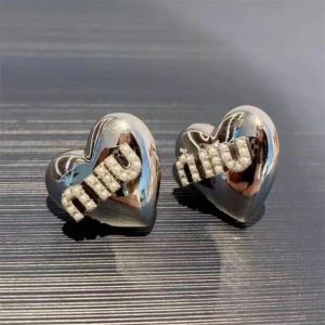 Huggie Miu Love Heart Shaped High Grade, Cool Style, 2023 New Miao Earrings, Versatile Embedding with Pearls