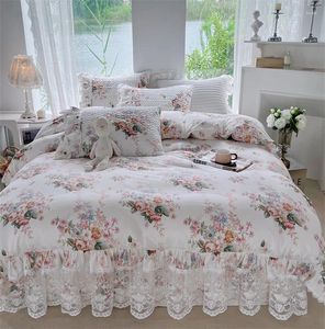 Yatak takımları Fransızca vintage çiçek baskı pamuk seti nevres kapağı dantel fırfırlar kapitone nakış yatak etek yatak yastık yastık