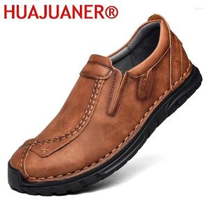 Sapatos casuais masculinos clássicos moda couro lazer mocassins deslizamento em mocassins masculino confortável condução ao ar livre sapato de caminhada