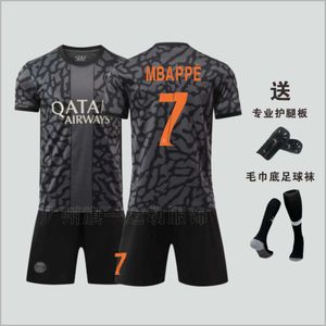 Paris Designer Şampiyonları Jersey Away Jersey League Versiyon Mbappe Boyut Dembele Yetişkin ve Çocuk Futbol Forması Seti ET