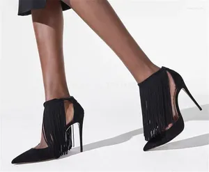 Klänningskor Kvinnor Charmig Point Toe Suede Leather Stiletto Heel Tassels Pumps Black Browm fransar Cut-Out High Heels Big Size