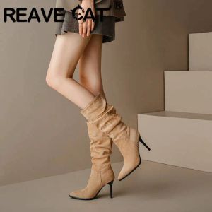 Boots Reave Cat Brand Sexy Women Women Kneehigh Boots rebanho de camurça apontado sobre os saltos finos de 9cm em plissado plus size 43 44 45 46 47 48