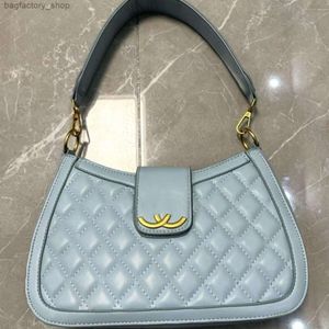 Deri çanta tasarımcısı,% 50 indirim ile markalı kadın çantaları satıyor Yeni moda zinciri çantası tek omuz crossbody küçük kare kadın