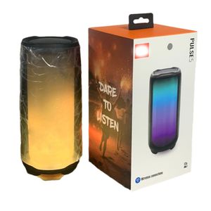 1pc puls 5 Bluetooth -högtalare Portable RGB Atmosphere Lamp Audio Boombox Outdoor Waterproof Subwoofer With Family K Song Mic Support TF FM AUX Radio Högtalare