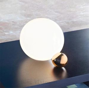 テーブルランプポストモダンクリエイティブガラスランプノルディックシンプルなベッドルームベッドサイドリビングルームスタディレストランデコロ照明器具