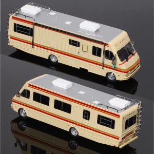 1/64 Scale 1986 Fleetwood Bounder RV Car Model Diecasts игрушечные автомобили Коллекциолеры на автомобиле на мотоцикл суда Krystal Ship