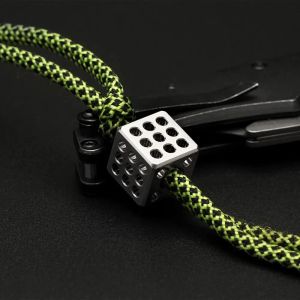 Paracord Titanium Hollow Out Dice Diy Contas pendentes Titanium liga Dice Bracelet Acessório Paracord Bead