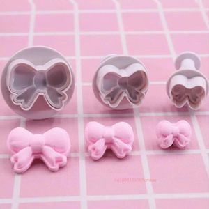 Baking Moulds 3pcs/set DIY Bow Knot Ties Bakeware Cookie Plunger Cutter Molds Embossed Stamp For Fondant Cake Biscuit Decorating Tool