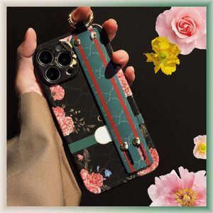 GC Flower iPhone 15 Pro Case Designer Armband Telefonfodral för iPhones 14 Promax 13 12 11 Brev Fashion Phonecover