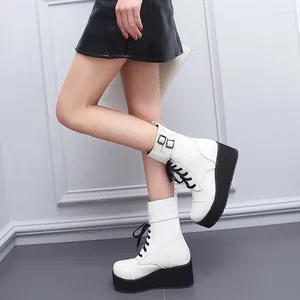 Stövlar yqbtdl gotisk punk militär strid Kvinnor 2024 Autumn Ankle Buckle Strap Platform Lace Up Wedges Shoes White Black