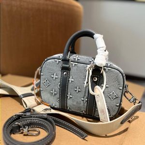 Moda 24ss kobiety dżinsowe luksurys męskie torby 3D torebka torebka oryginalna skórzana damskie mini kwiatowe kamery crossbody ulga s nqij