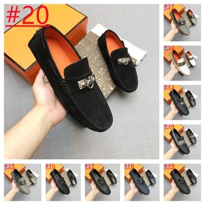 26 Model New Designer Men pekade två-ton lapptäcke på gentleman bröllop hemkomst lyxiga klänningskor lägenheter avslappnad loafer zapatos hombre