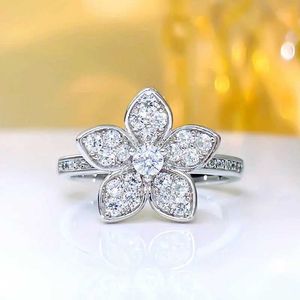 2PCSウェディングリングCaoshi Flower Finger Ring Lady Engagement Ceremony BrightZirconia甘い女性ウェディングバンド美学アクセサリー