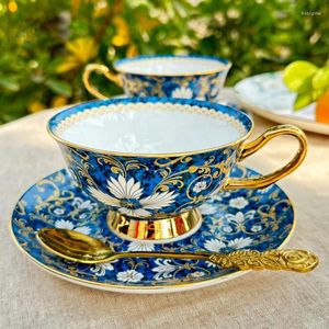 Tazze Piattini Set tazza da caffè e piattino in porcellana Bone China di alta qualità in stile europeo Squisita ceramica Ice Fire Tè pomeridiano inglese