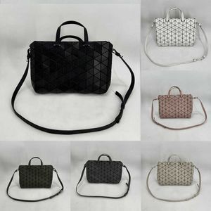 Designer Tote Bags for Women Clearance Vendita Diamond Computer Womens Matte Grid Original Grid Solo Spalla per laptop Fashi