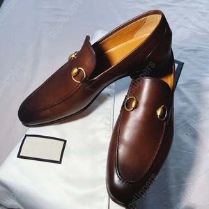 고급스러운 이탈리아 남자 드레스 신발 옥스포드 정품 가죽 모카신 브라운 흑인 남자 디자이너 로퍼 신발 클래식 고품질 파티 웨딩 오피스 공식 신발