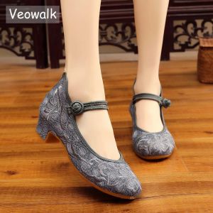 Pumpar Veowalk Flower Embroidered Women Low Block Heel Canvas Pumpar Ankel Strap Elegant Ladies Comfort Chinese Cheongsam Bomullsskor