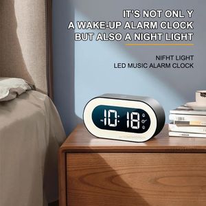 Música LED Digital Alarm Clock Voice Control Night Light Design Desktop Relógios Home Table Decoração embutida 1200mAh Bateria 240403