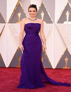 Tina Fey 2016 Oscar-Kleid für Berühmtheiten auf dem roten Teppich, Etui-Linie, trägerlos, gerüscht, Sweep-Zug, Chiffon-Abschlussballkleider 3266890