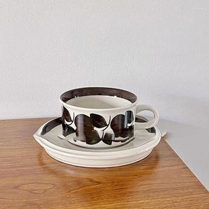 Canecas Ins modela de café com pires de pires de caneca de cerâmica suco de chá de leite xícaras de chá vintage bebendo as mulheres presentes