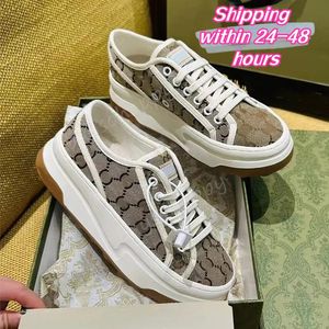 Designer Women Casual Shoes 1977 High Top Letter Högkvalitativ sneaker Beige Ebony Canvas Tennis Shoe Fabric trimmar