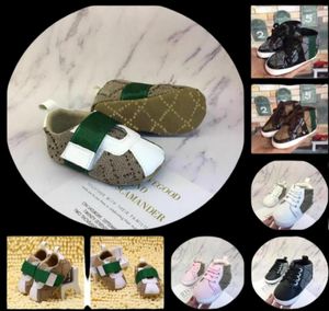 Pu läder babyskor flickor pojke barn första vandrare spädbarn designer småbarn klassisk sport antislip mjuk sula sko sneakers spring6733327