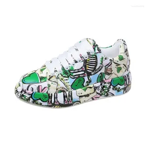 Fitness Shoes Women Women Chunky Sneakers Bottom Plataforma Esportes 2024 Senhoras pintadas de graffiti calçados casuais brancos zapatos zapatos