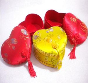 クラフトレースのハート型箱結婚式の花嫁の花groomおキャンディボックスシルクブロケードタッセル装飾収納ケース段ボールパッケージ2512935